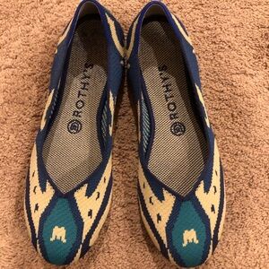 Rothys Scooter Blue, Teal and Cream design flats round toe authentic. Never worn